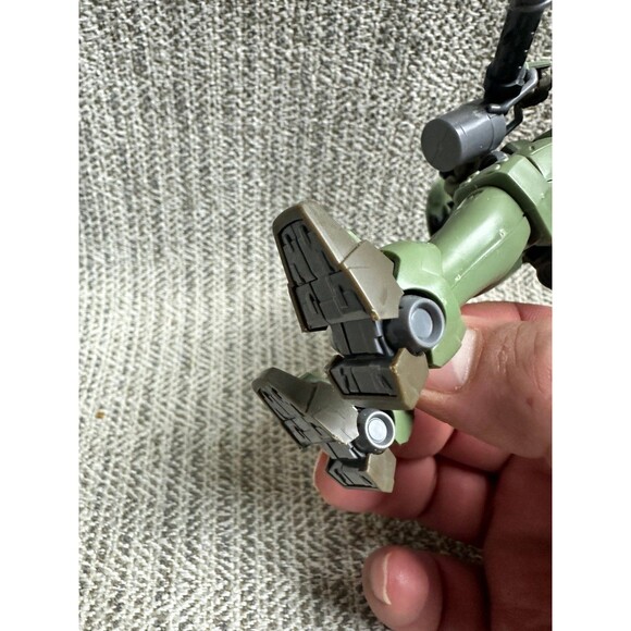 Bandai HG 1/144 Leo Full Weapon - Picture 7 of 7